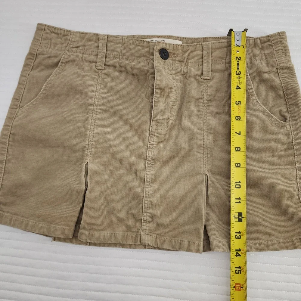 Old Navy Corduroy Mini Skirt Beige Pleated‎ Pockets Womenswear